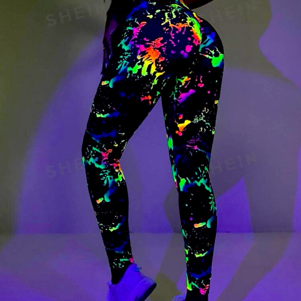 2 for 1 SHEIN Reflective Splash Ink Print & Emily Rose Contrast Leopard leggings